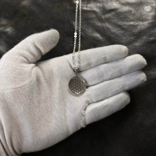 Flower Net Pendant