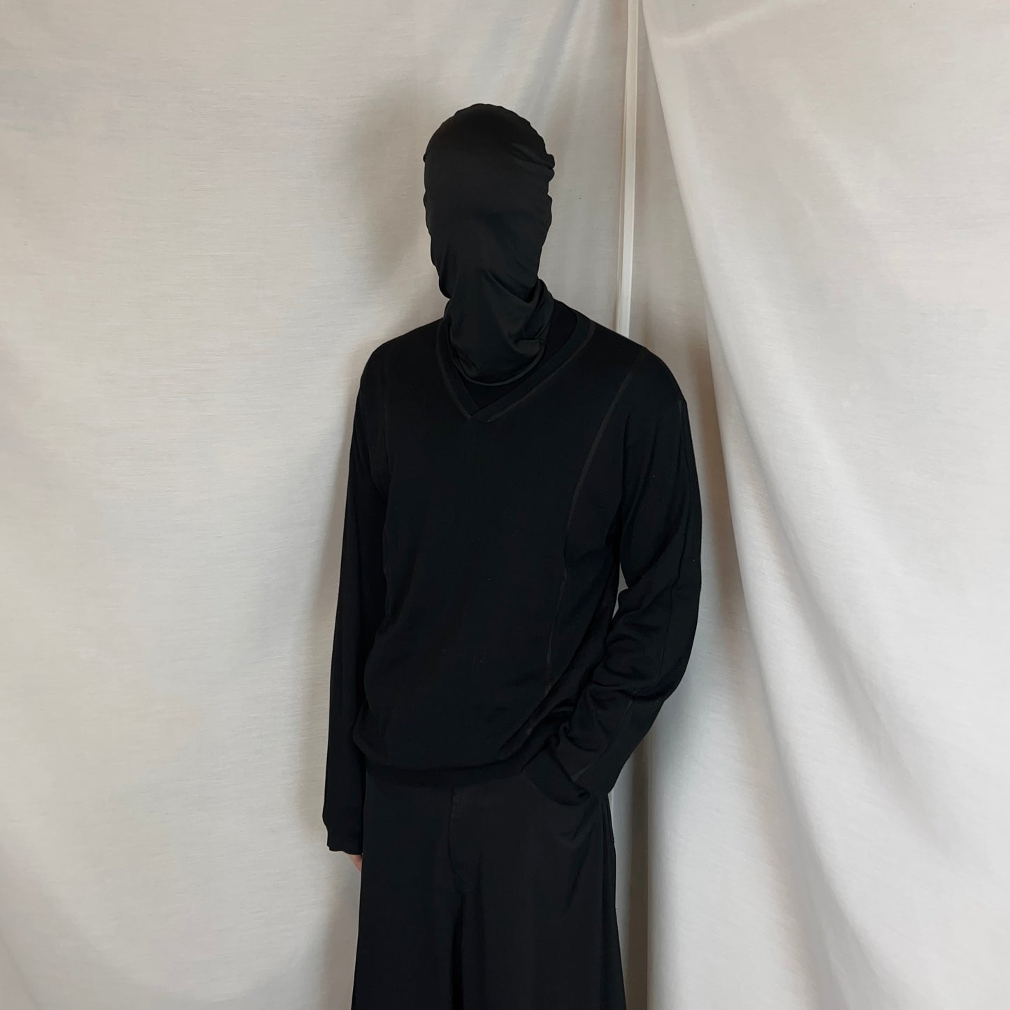 Mackintosh 0002 Trimmed V-Neck Wool Sweater - SS18