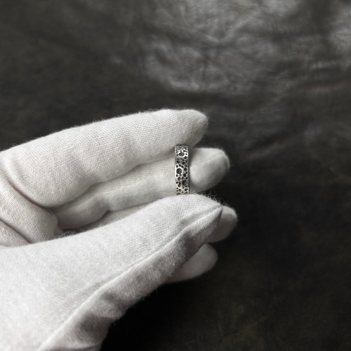 Dark Heterogeneous Engraved Dots Ring