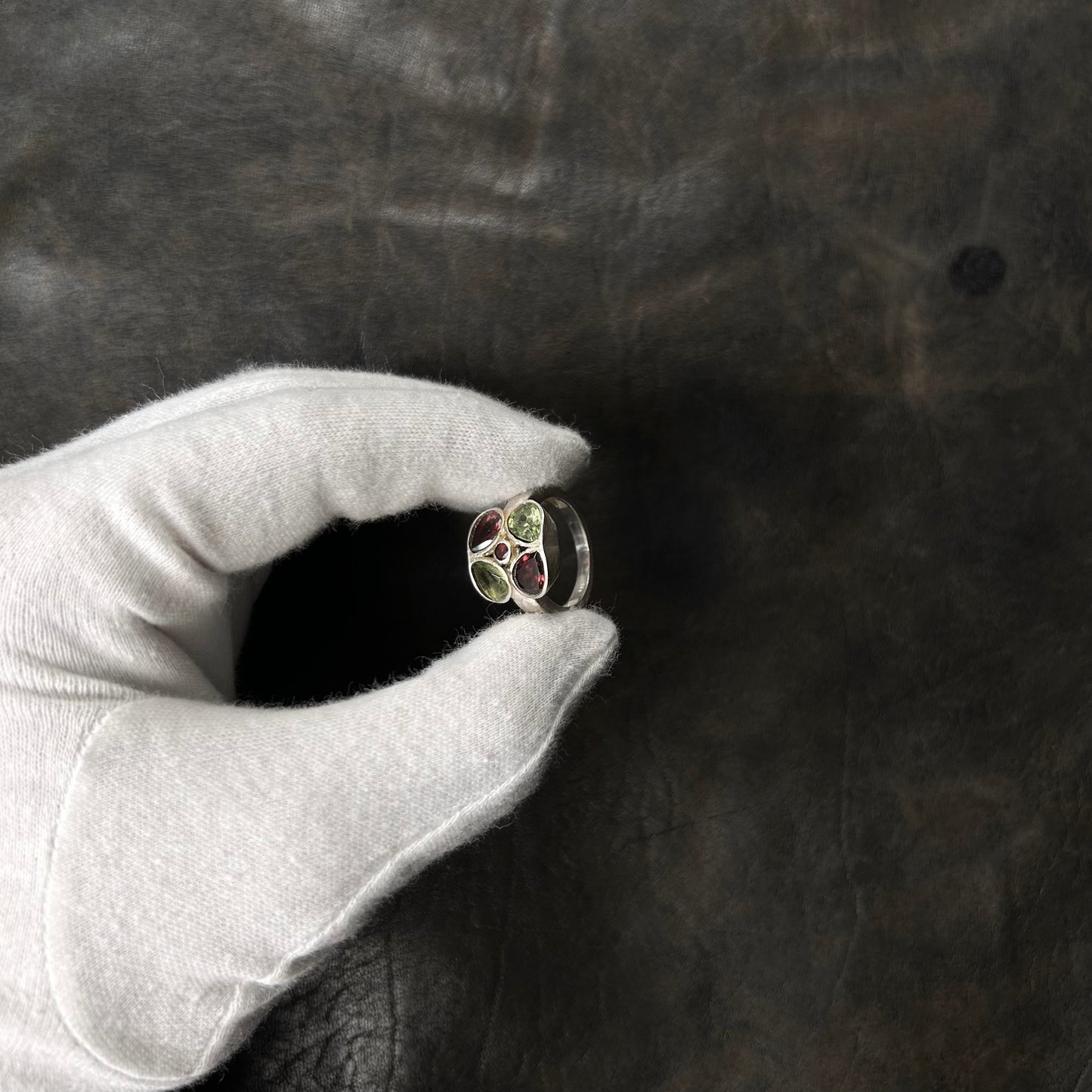 Cube Peridot & Gamet Stone Ring