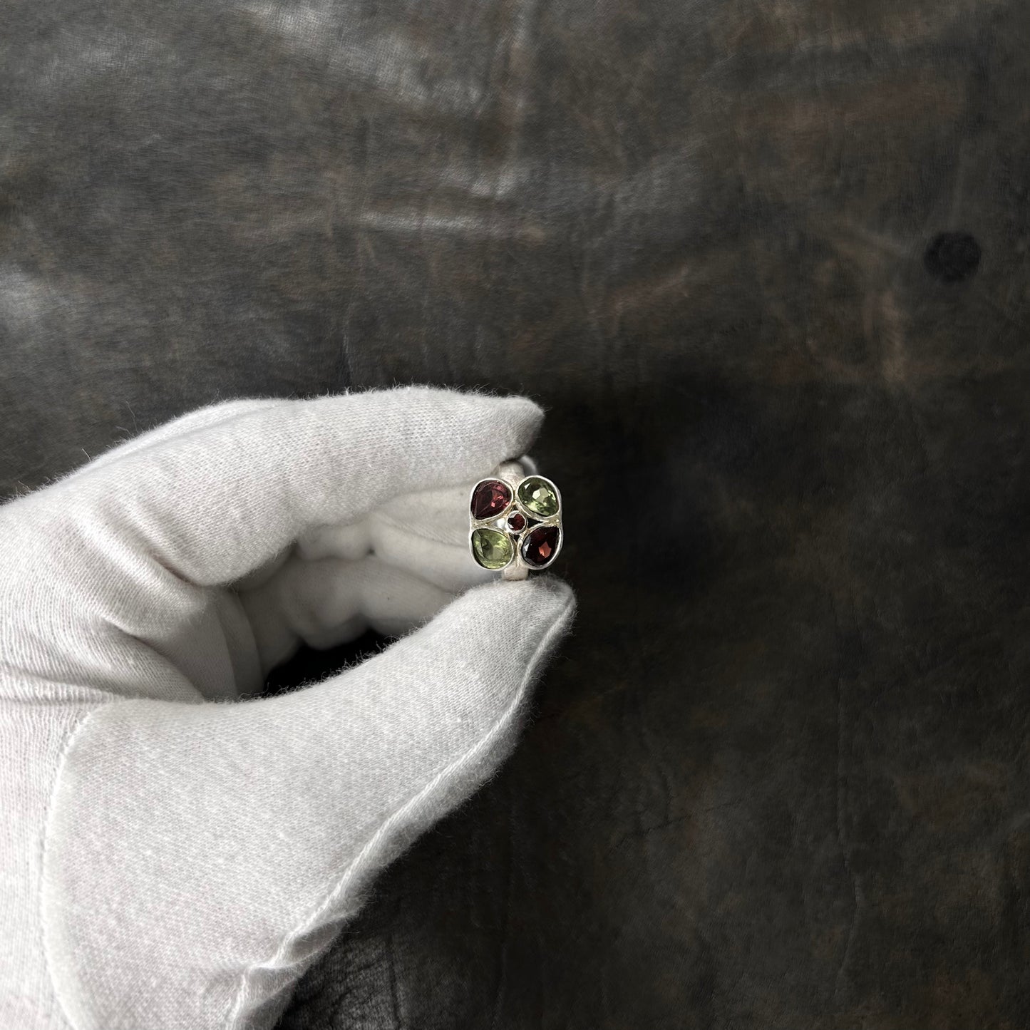 Cube Peridot & Gamet Stone Ring