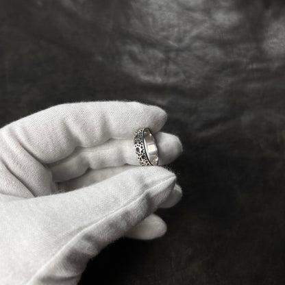 Dark Heterogeneous Engraved Dots Ring