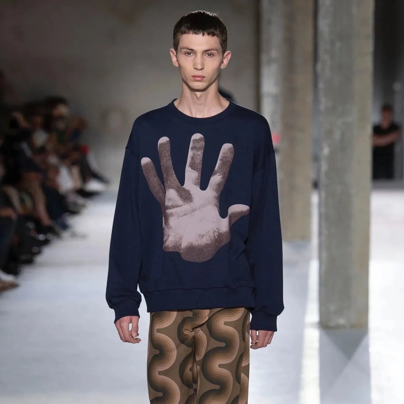 dries van noten Verner Panton スウェット Dries Van Noten Verner Panton Hand Sweater - SS19 – Vertical